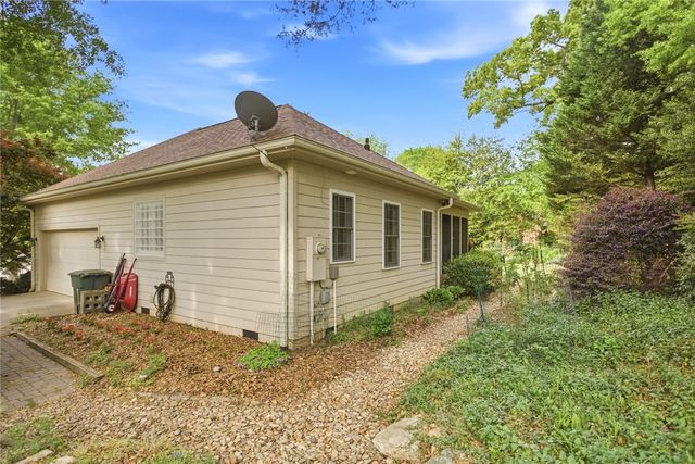 106 Cardinal Drive, Seneca, SC 29672