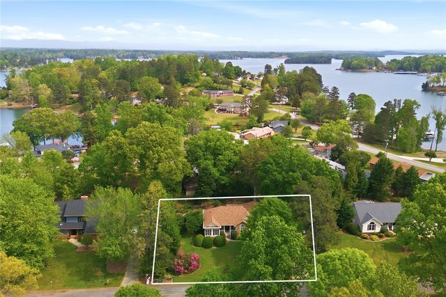 106 Cardinal Drive, Seneca, SC 29672