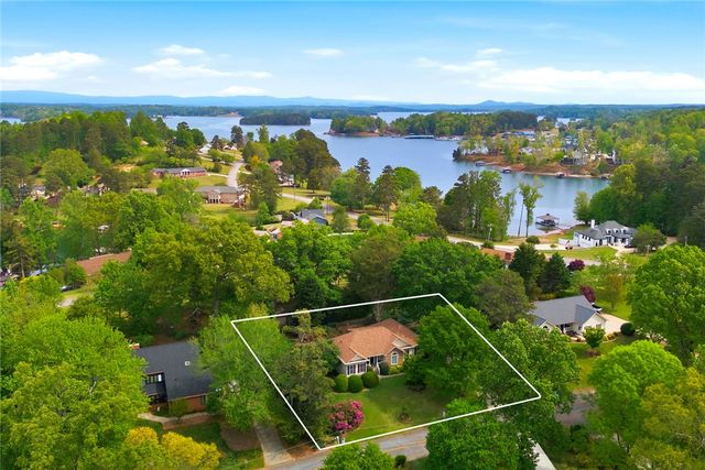 106 Cardinal Drive, Seneca, SC 29672