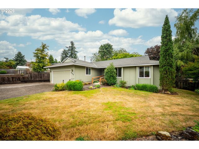 12684 Se MAJESTIC Ln, Happy Valley, OR 97086