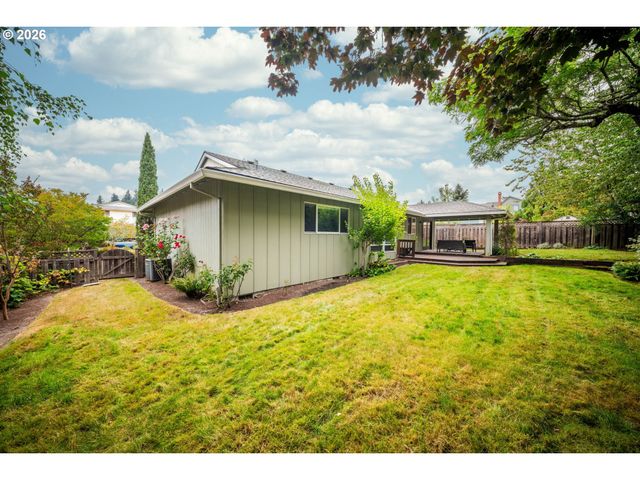 12684 Se MAJESTIC Ln, Happy Valley, OR 97086