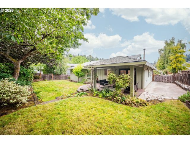 12684 Se MAJESTIC Ln, Happy Valley, OR 97086