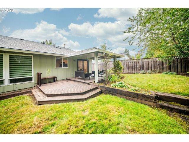 12684 Se MAJESTIC Ln, Happy Valley, OR 97086
