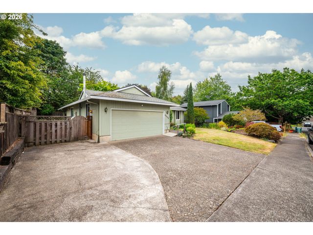 12684 Se MAJESTIC Ln, Happy Valley, OR 97086