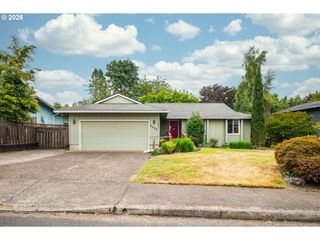 12684 Se MAJESTIC Ln, Happy Valley, OR 97086