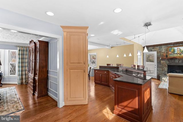 714 SENECA RD, Great Falls, VA 22066