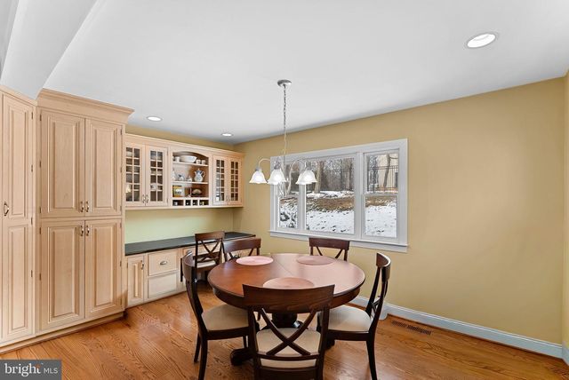 714 SENECA RD, Great Falls, VA 22066