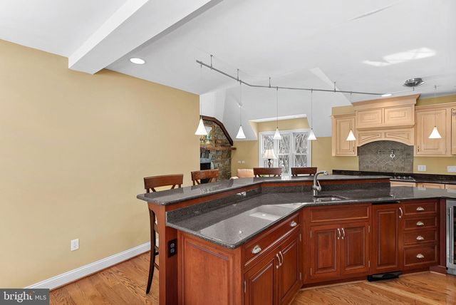 714 SENECA RD, Great Falls, VA 22066