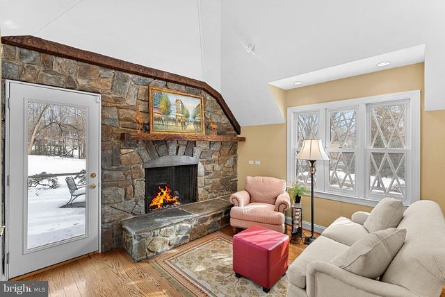 714 SENECA RD, Great Falls, VA 22066