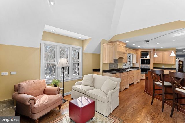 714 SENECA RD, Great Falls, VA 22066