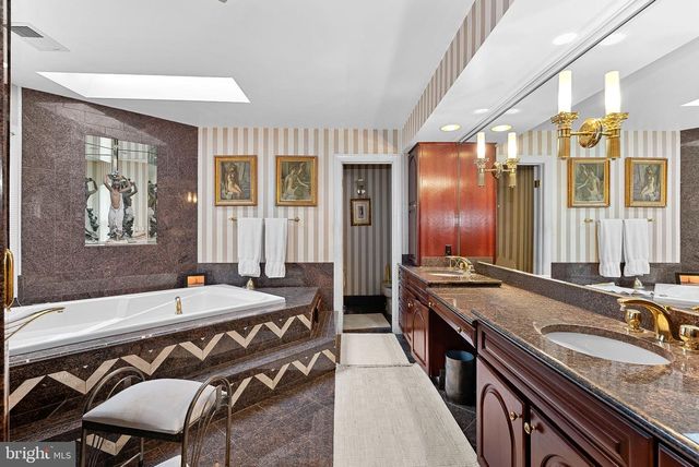 714 SENECA RD, Great Falls, VA 22066