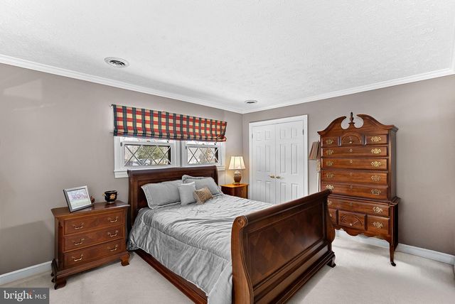 714 SENECA RD, Great Falls, VA 22066