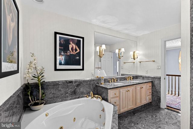 714 SENECA RD, Great Falls, VA 22066