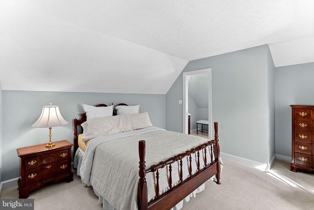 714 SENECA RD, Great Falls, VA 22066