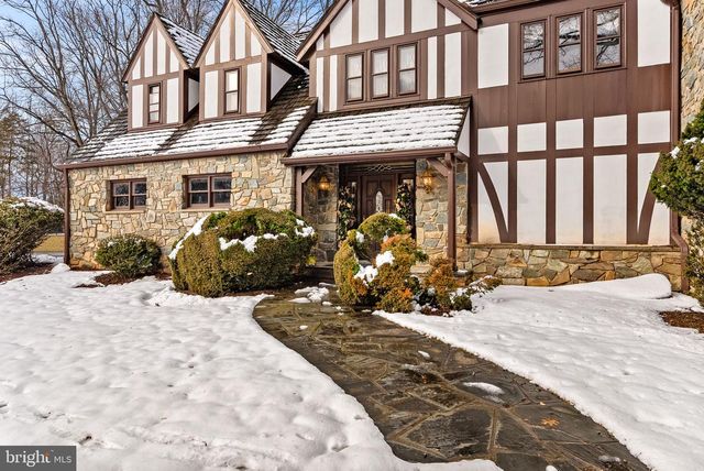 714 SENECA RD, Great Falls, VA 22066