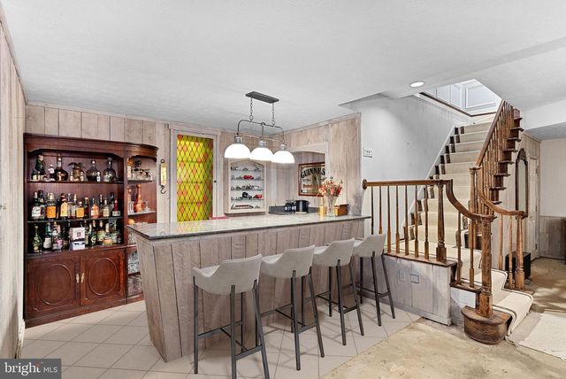 714 SENECA RD, Great Falls, VA 22066