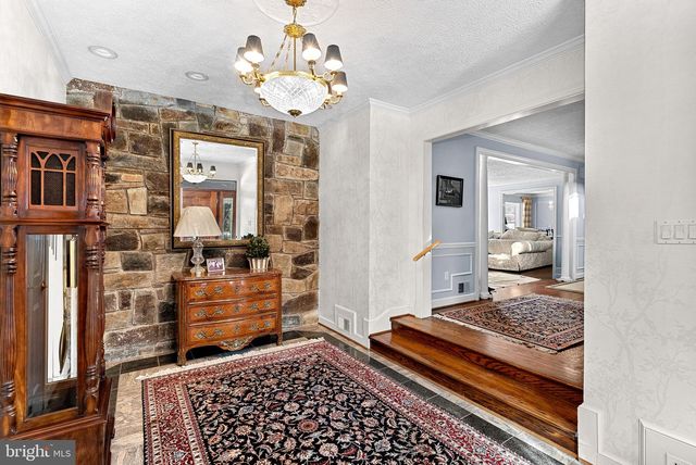 714 SENECA RD, Great Falls, VA 22066