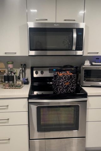 10000 NW 9th St Cir 11, Miami, FL 33172