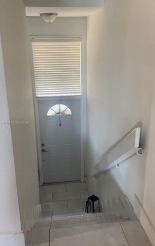 10000 NW 9th St Cir 11, Miami, FL 33172