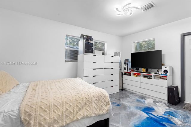 3430 NW 43rd Ave, Lauderdale Lakes, FL 33319