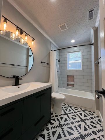 1701 N UNIVERSITY Avenue, Little Rock, AR 72207