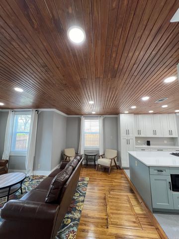 1701 N UNIVERSITY Avenue, Little Rock, AR 72207