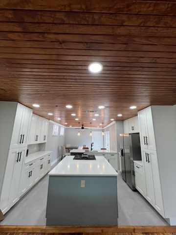 1701 N UNIVERSITY Avenue, Little Rock, AR 72207