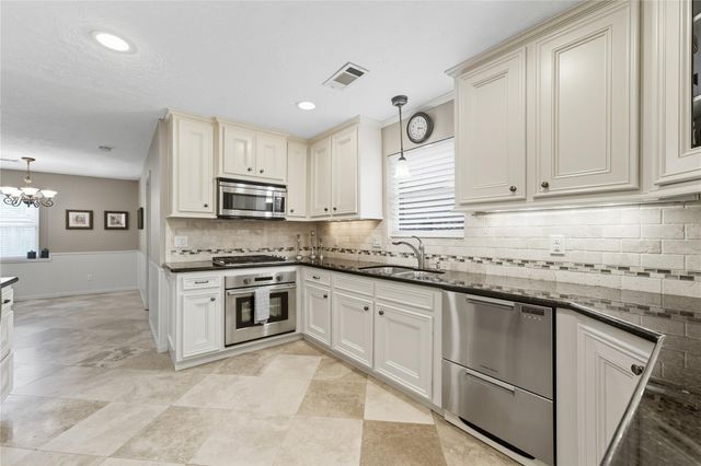 8107 Fernbrook Lane, Houston, TX 77070