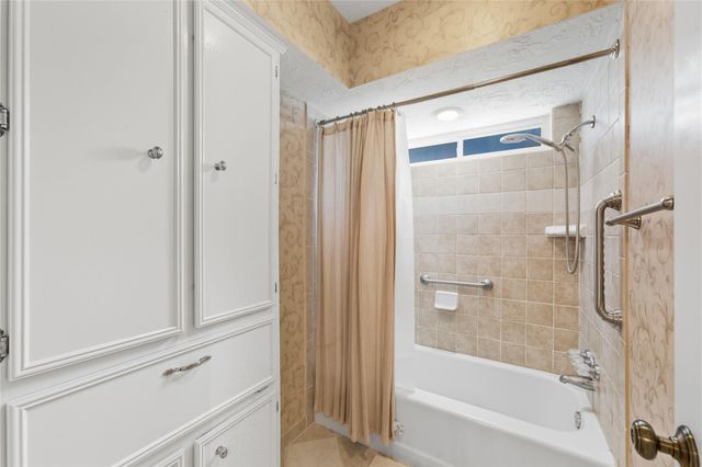 8107 Fernbrook Lane, Houston, TX 77070