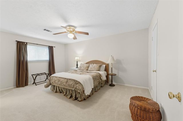 8107 Fernbrook Lane, Houston, TX 77070