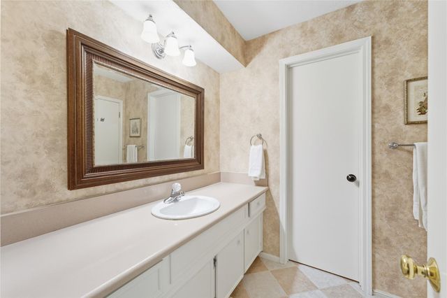 8107 Fernbrook Lane, Houston, TX 77070