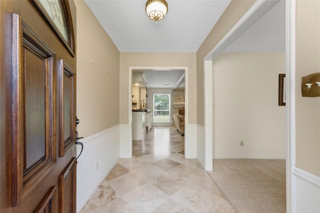 8107 Fernbrook Lane, Houston, TX 77070