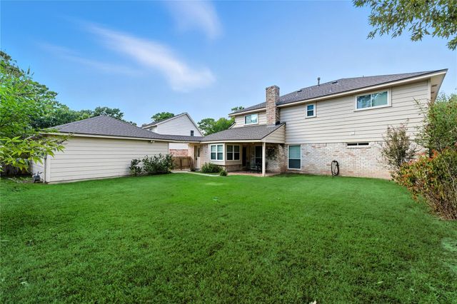 8107 Fernbrook Lane, Houston, TX 77070