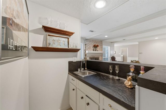 8107 Fernbrook Lane, Houston, TX 77070