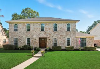 8107 Fernbrook Lane, Houston, TX 77070