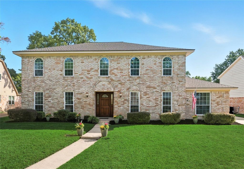 8107 Fernbrook Lane, Houston, TX 77070