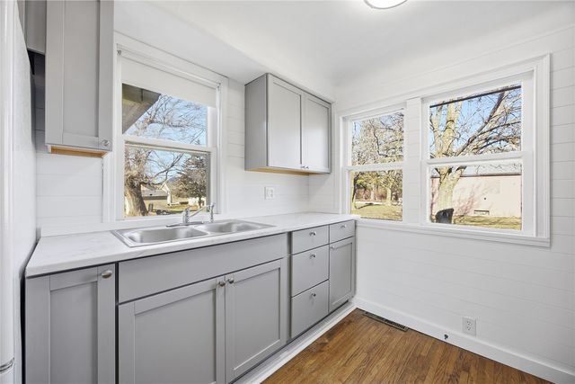 203 Center Avenue, Urbana, IA 52345