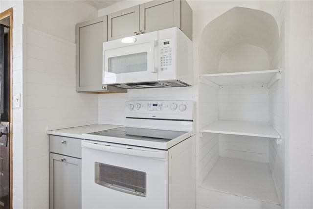 203 Center Avenue, Urbana, IA 52345