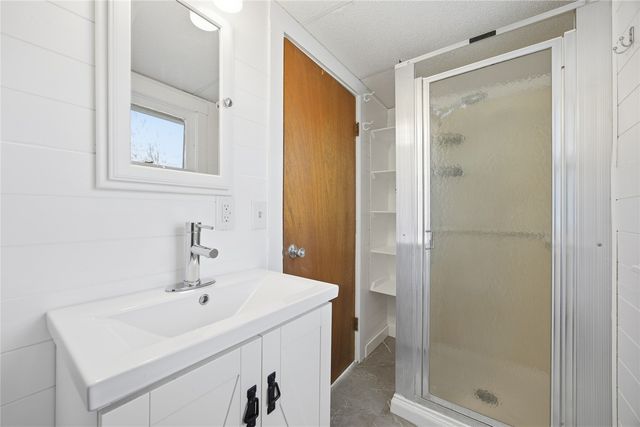 203 Center Avenue, Urbana, IA 52345