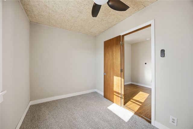 203 Center Avenue, Urbana, IA 52345