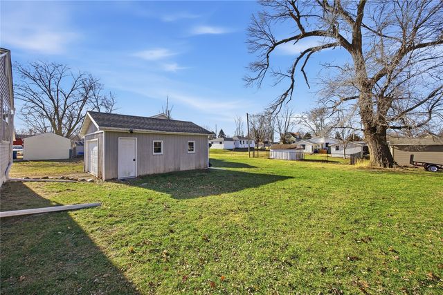 203 Center Avenue, Urbana, IA 52345