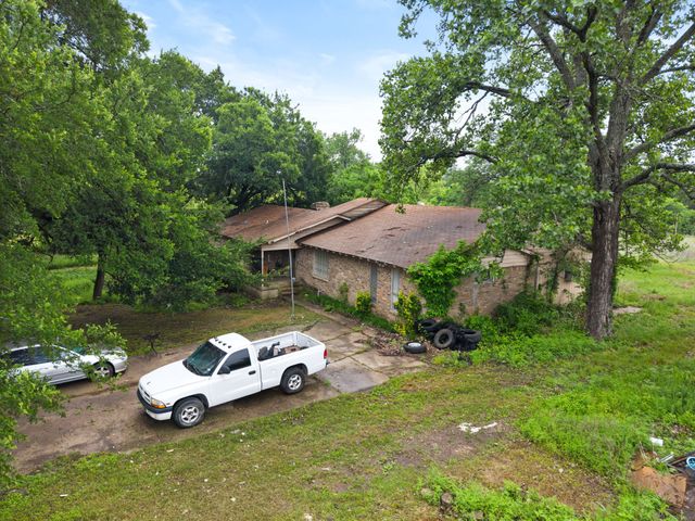 304 Summerall Lane, Red Oak, TX 75154