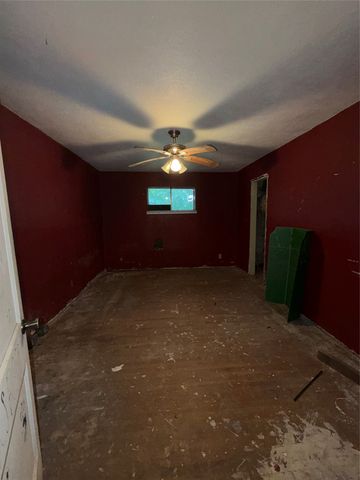304 Summerall Lane, Red Oak, TX 75154
