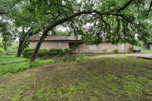 304 Summerall Lane, Red Oak, TX 75154