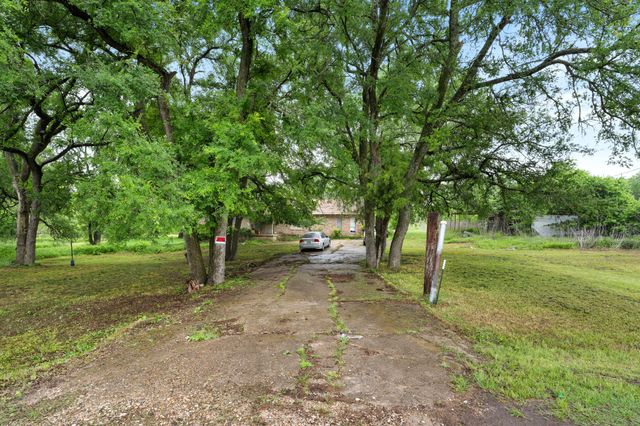304 Summerall Lane, Red Oak, TX 75154