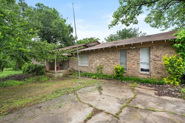 304 Summerall Lane, Red Oak, TX 75154