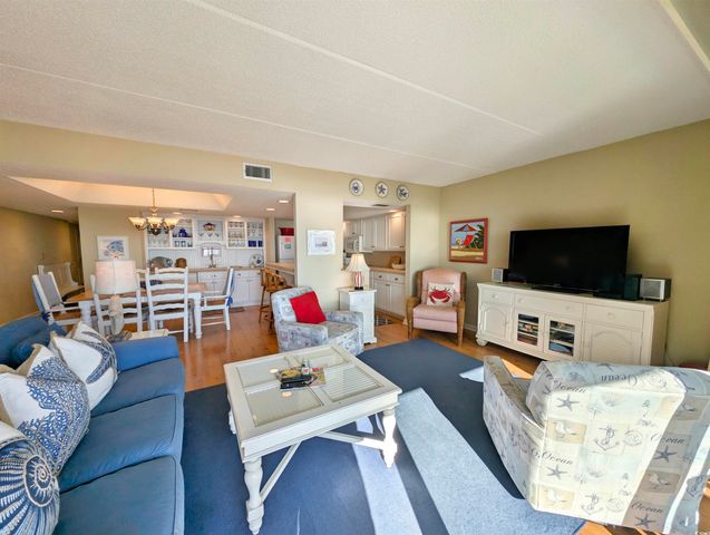 647 Norris Dr., Pawleys Island, SC 29585