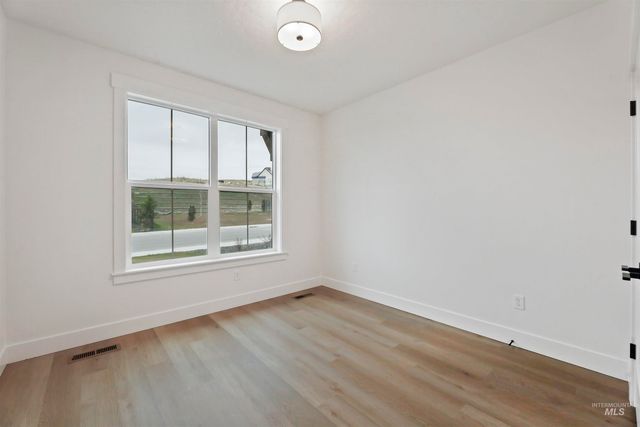 5615 W Haughburn Dr, Eagle, ID 83616