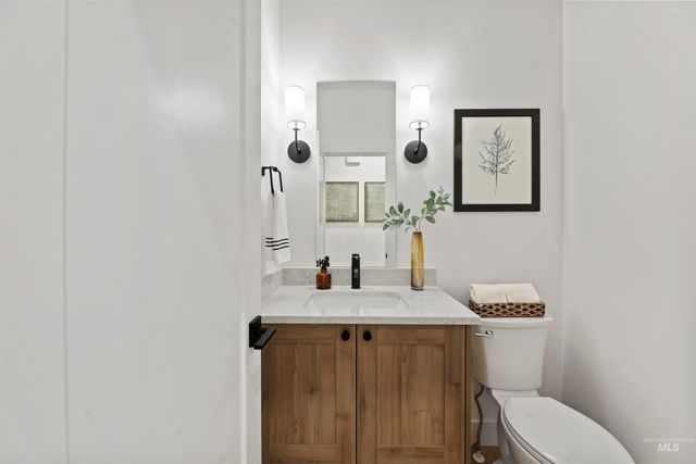 5615 W Haughburn Dr, Eagle, ID 83616