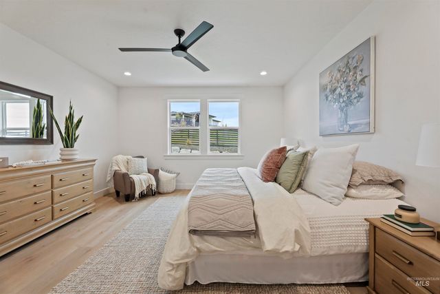 5615 W Haughburn Dr, Eagle, ID 83616